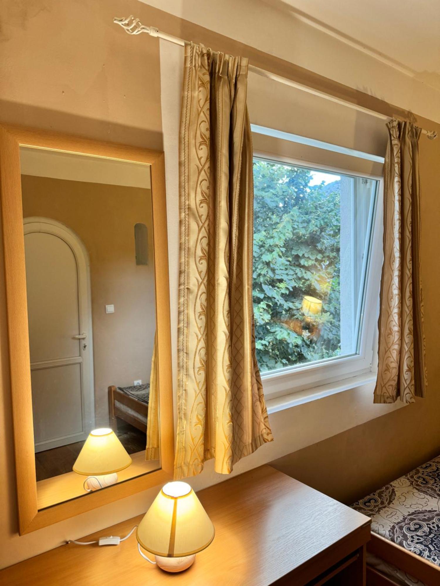 Carine Garden Apartment Рисан Екстериор снимка