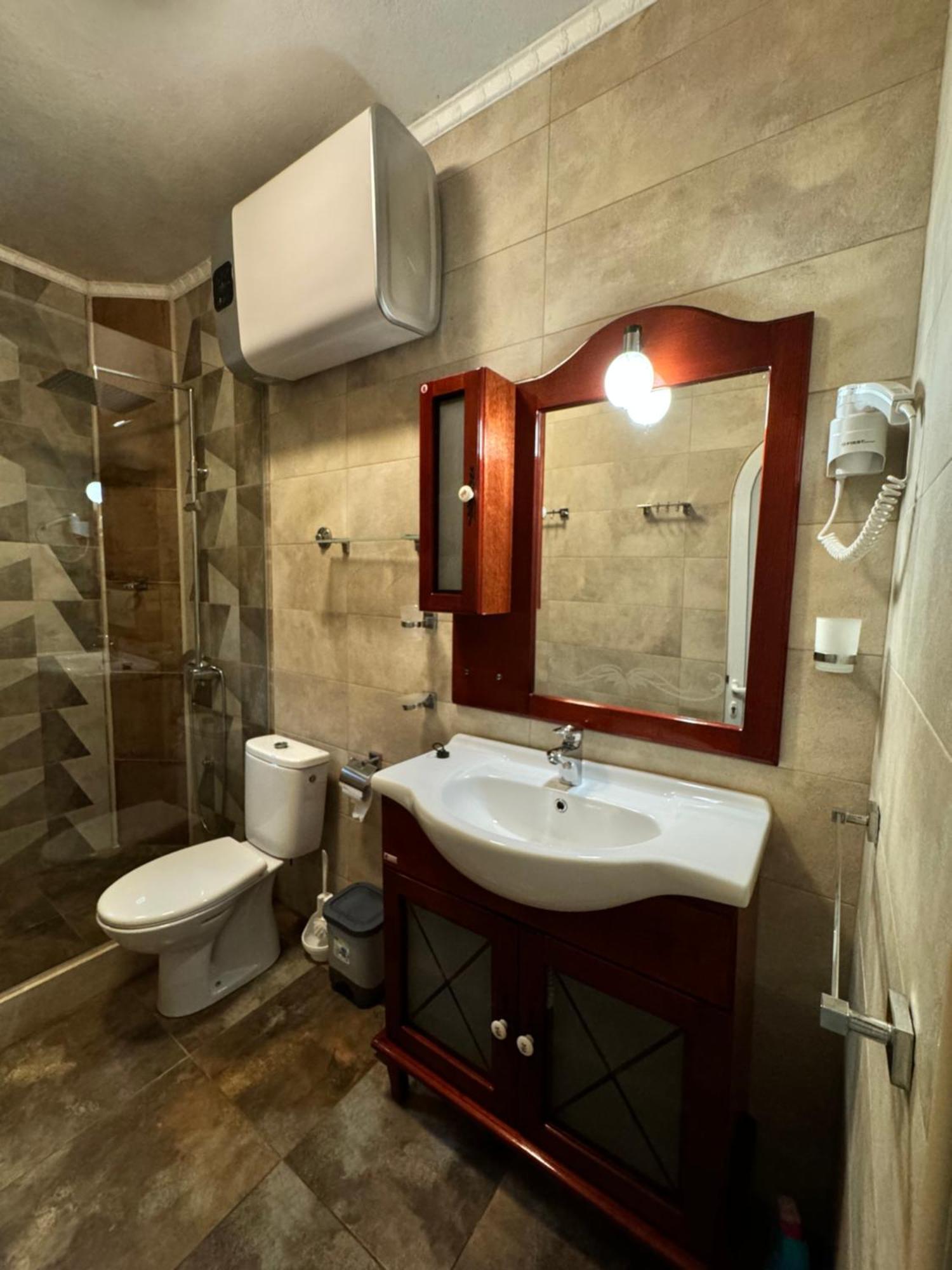 Carine Garden Apartment Рисан Екстериор снимка