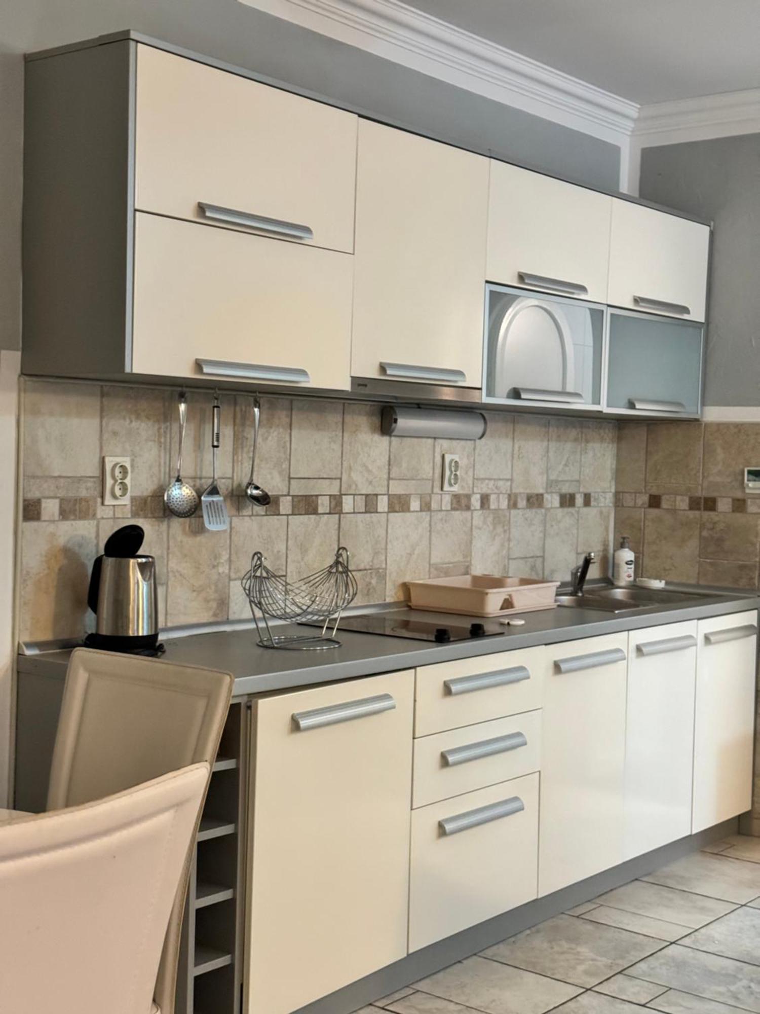 Carine Garden Apartment Рисан Екстериор снимка