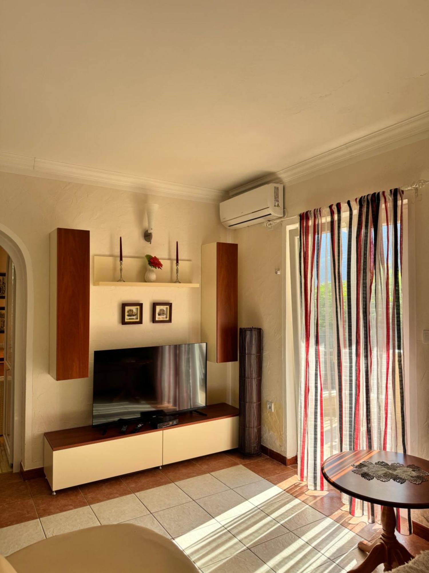 Carine Garden Apartment Рисан Екстериор снимка