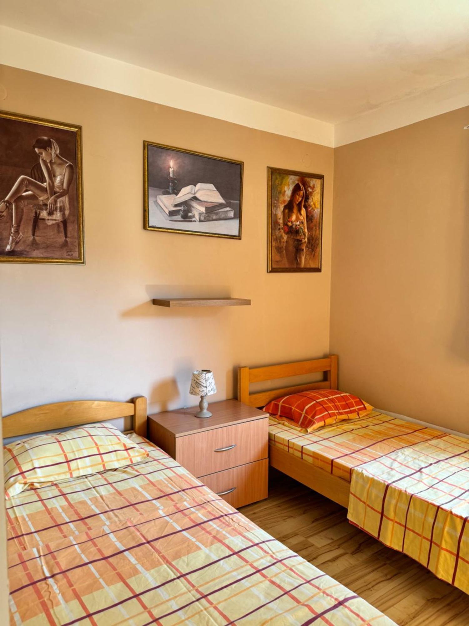 Carine Garden Apartment Рисан Екстериор снимка